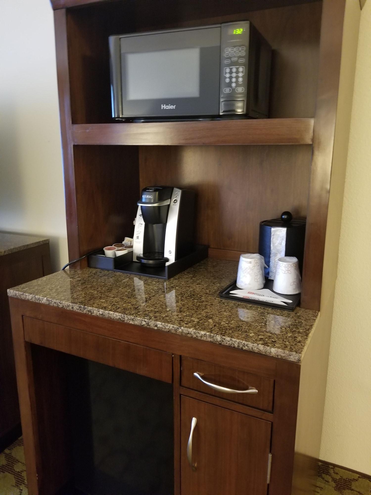 Hilton Garden Inn Oxnard/Camarillo Exterior foto