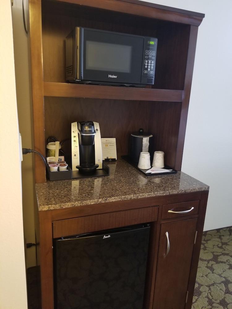 Hilton Garden Inn Oxnard/Camarillo Exterior foto