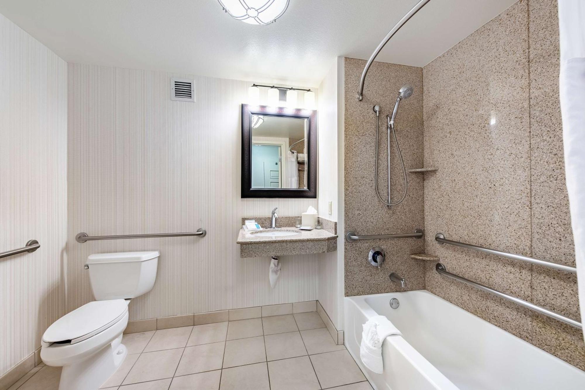 Hilton Garden Inn Oxnard/Camarillo Exterior foto